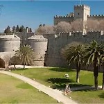 Park House -beside The Medieval Town Of Rhodes-free Parking