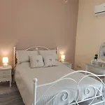 Park House -beside The Medieval Town Of Rhodes-free Parking *