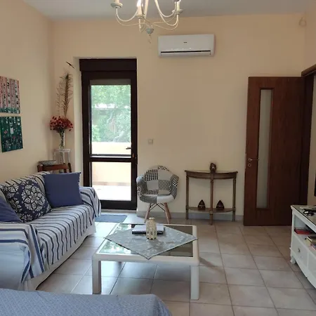 Daire Park House -beside The Medieval Town Of Rhodes-free Parking Rhodes City