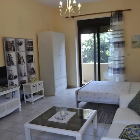 Daire Park House -beside The Medieval Town Of Rhodes-free Parking