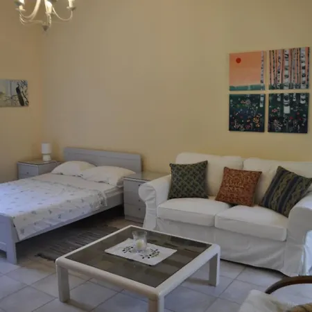 Daire Park House -beside The Medieval Town Of Rhodes-free Parking Rhodes City