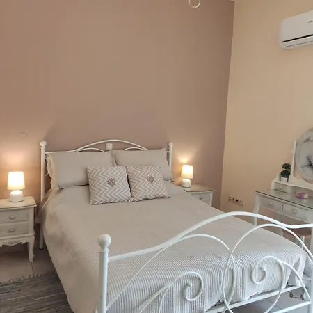 Park House -beside The Medieval Town Of Rhodes-free Parking *