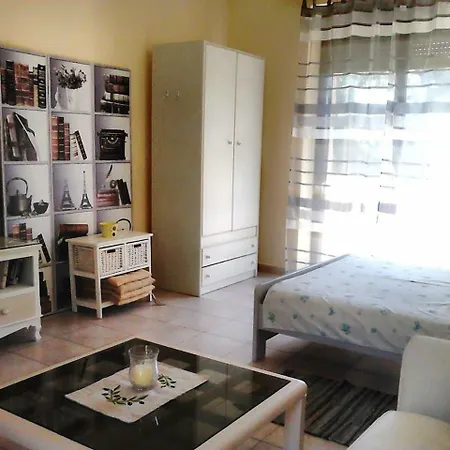 Daire Park House -beside The Medieval Town Of Rhodes-free Parking Rhodes City