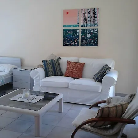 Daire Park House -beside The Medieval Town Of Rhodes-free Parking *