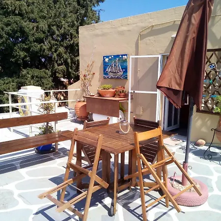 Daire Park House -beside The Medieval Town Of Rhodes-free Parking
