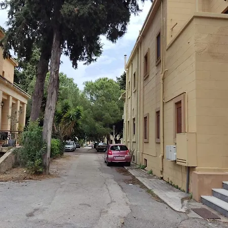 Park House -beside The Medieval Town Of Rhodes-free Parking דירה *